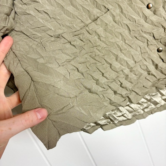 Babette Crinkle Top Anthropologie Snap Button Tan Brown Laganlook Size Small - Picture 2 of 9